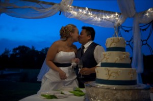 Harris Nguyen Wedding Reception - Cake Kiss